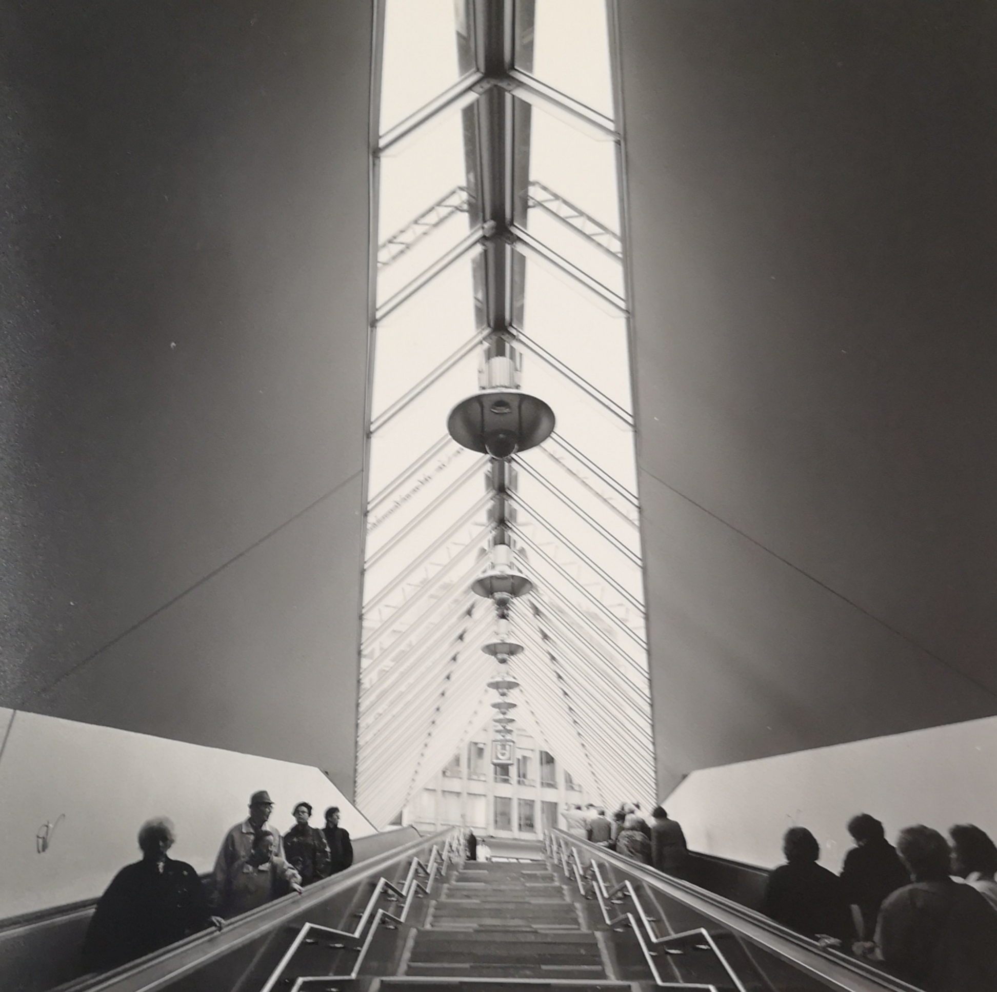 escalator, original Sw Fotografie auf Pe Papier